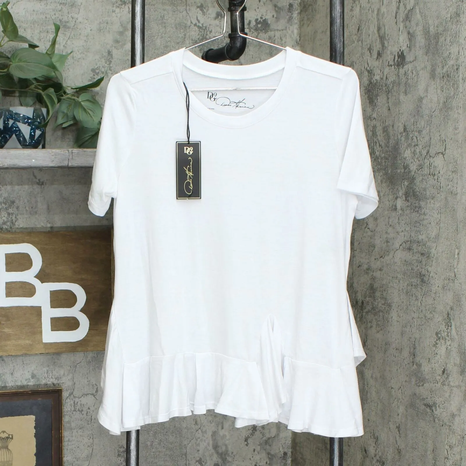 DG2 by Diane Gilman Women's Asymmetric Ruffle Hem Top