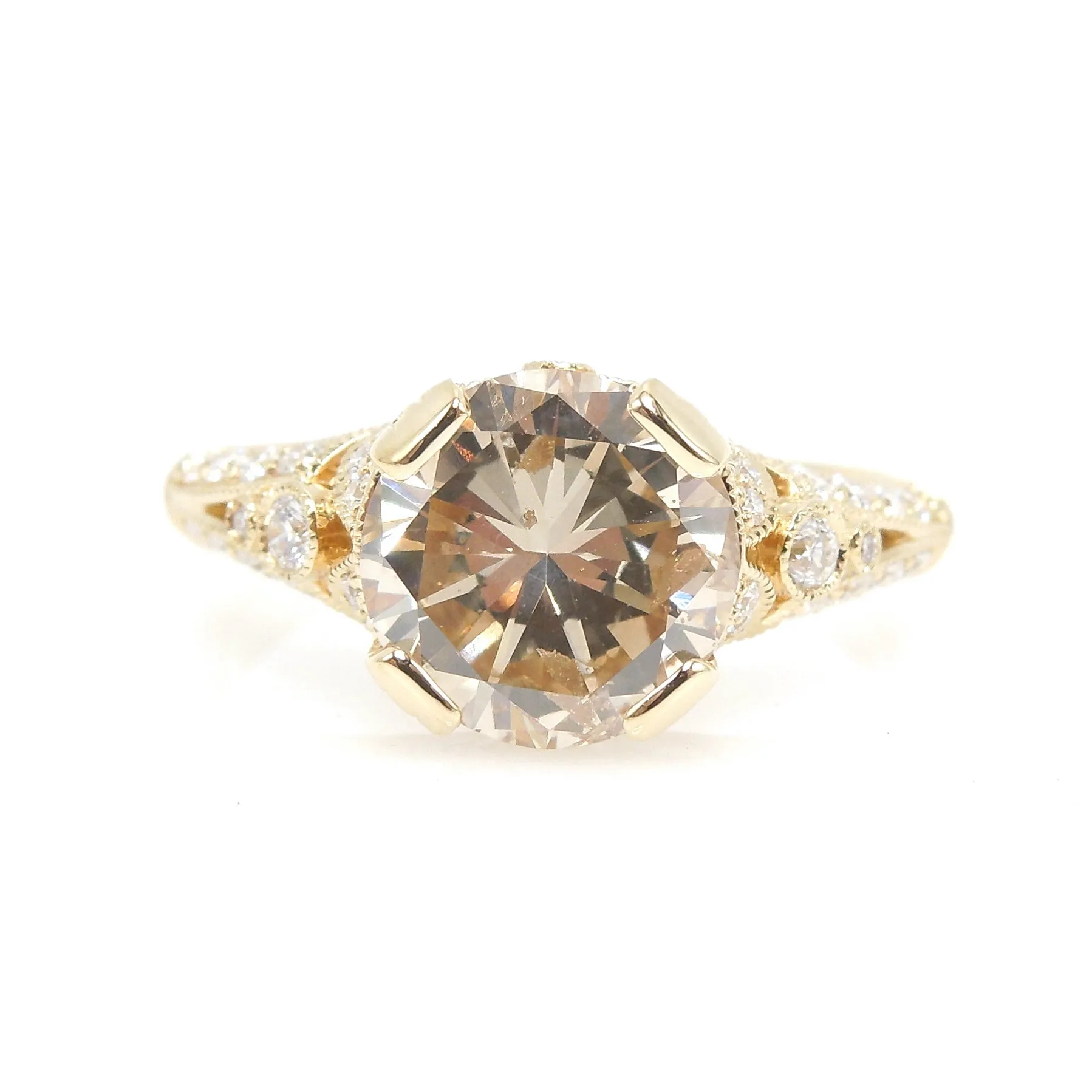 Fascinating 2.21ct Round Diamond in 18K Yellow Gold Art Deco Style Pavé Mounting