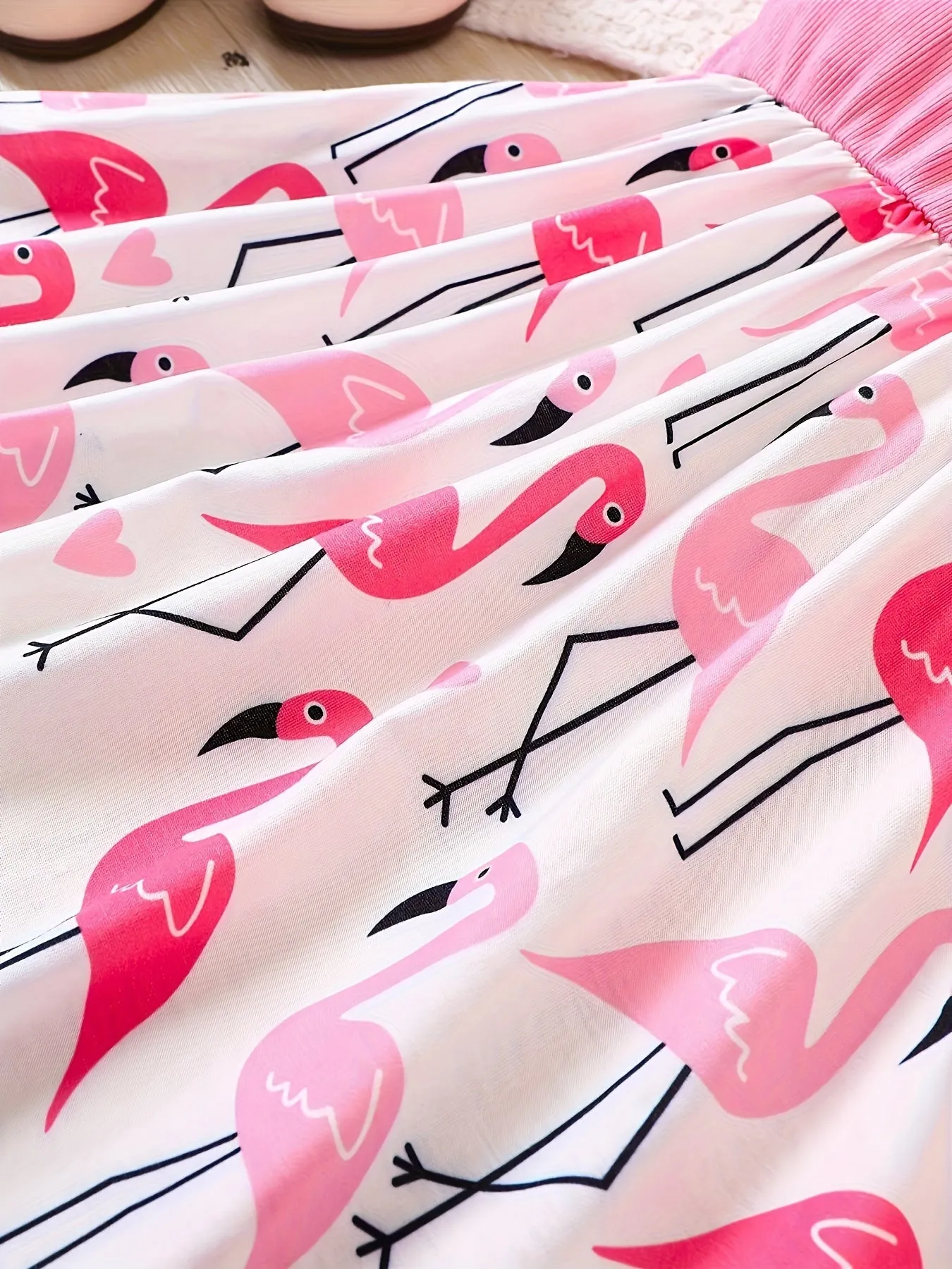 Knee-High Ruffled Sleeve Fitted Flamingo Graphic Dress for Girls - Cute Polyester Summer Party Outfit with Medium Stretch and Crew Neck - Perfect Gift for Little Ones