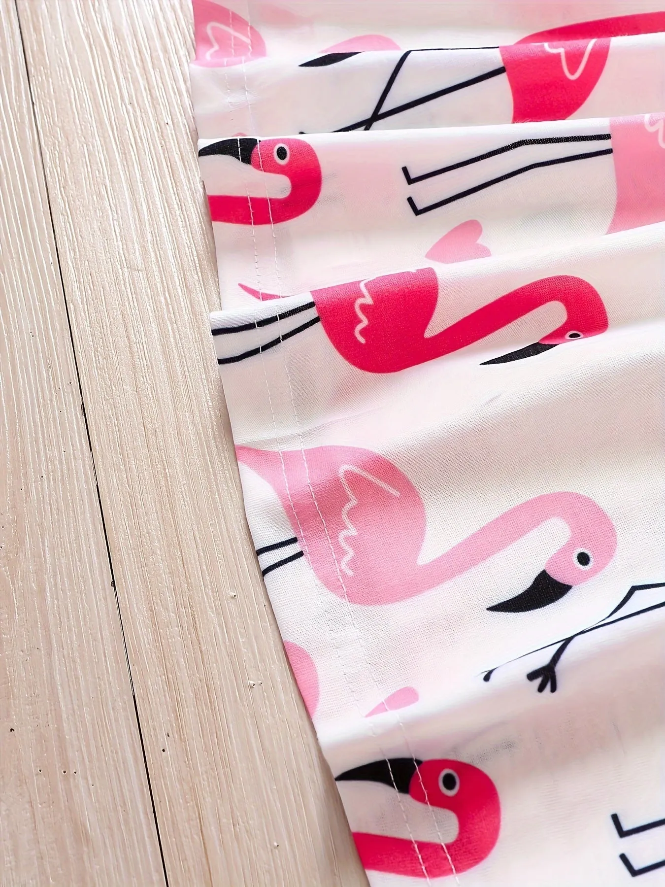 Knee-High Ruffled Sleeve Fitted Flamingo Graphic Dress for Girls - Cute Polyester Summer Party Outfit with Medium Stretch and Crew Neck - Perfect Gift for Little Ones