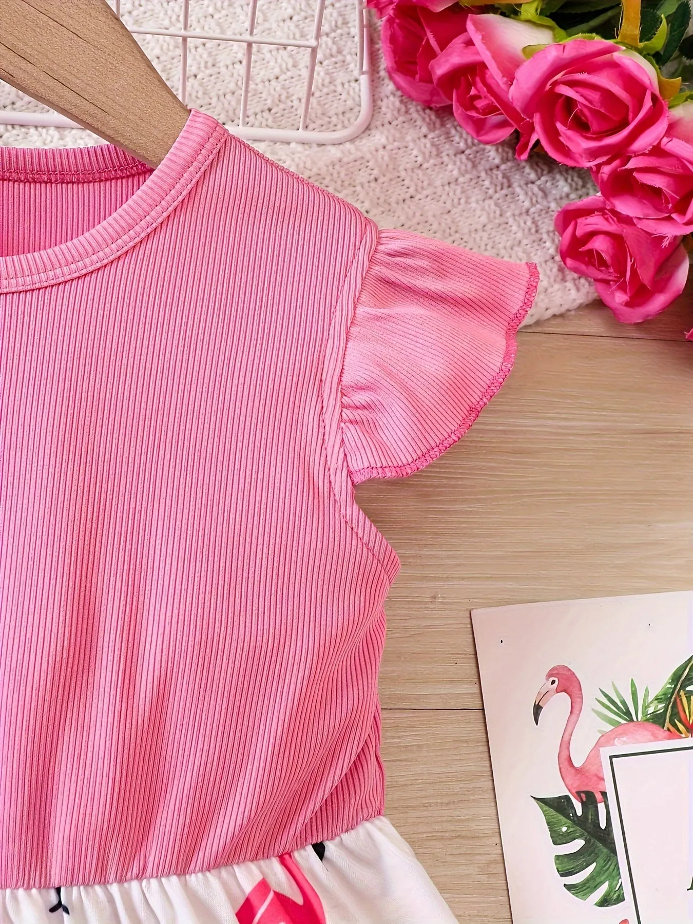 Knee-High Ruffled Sleeve Fitted Flamingo Graphic Dress for Girls - Cute Polyester Summer Party Outfit with Medium Stretch and Crew Neck - Perfect Gift for Little Ones