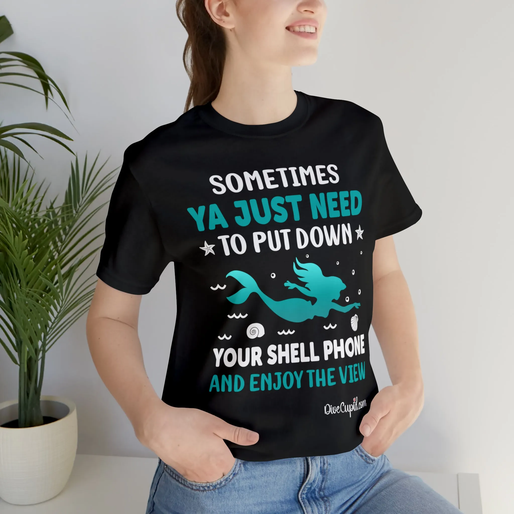 "Shell Phone" Fitted T-shirt