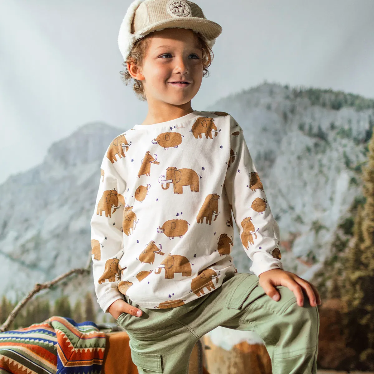 T-shirt crème à motifs de mammouths en jersey, enfant || Cream jersey t-shirt with mammoth all over print, child