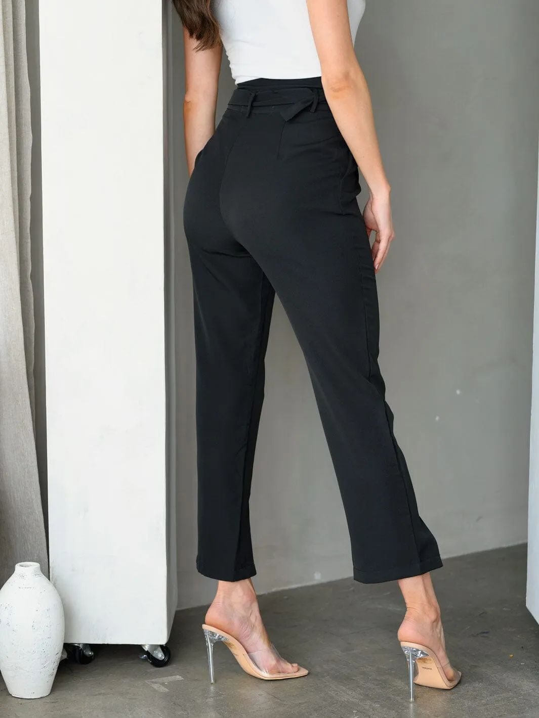 WOMEN'S BELTED POCKETS CROP LEG PANTS