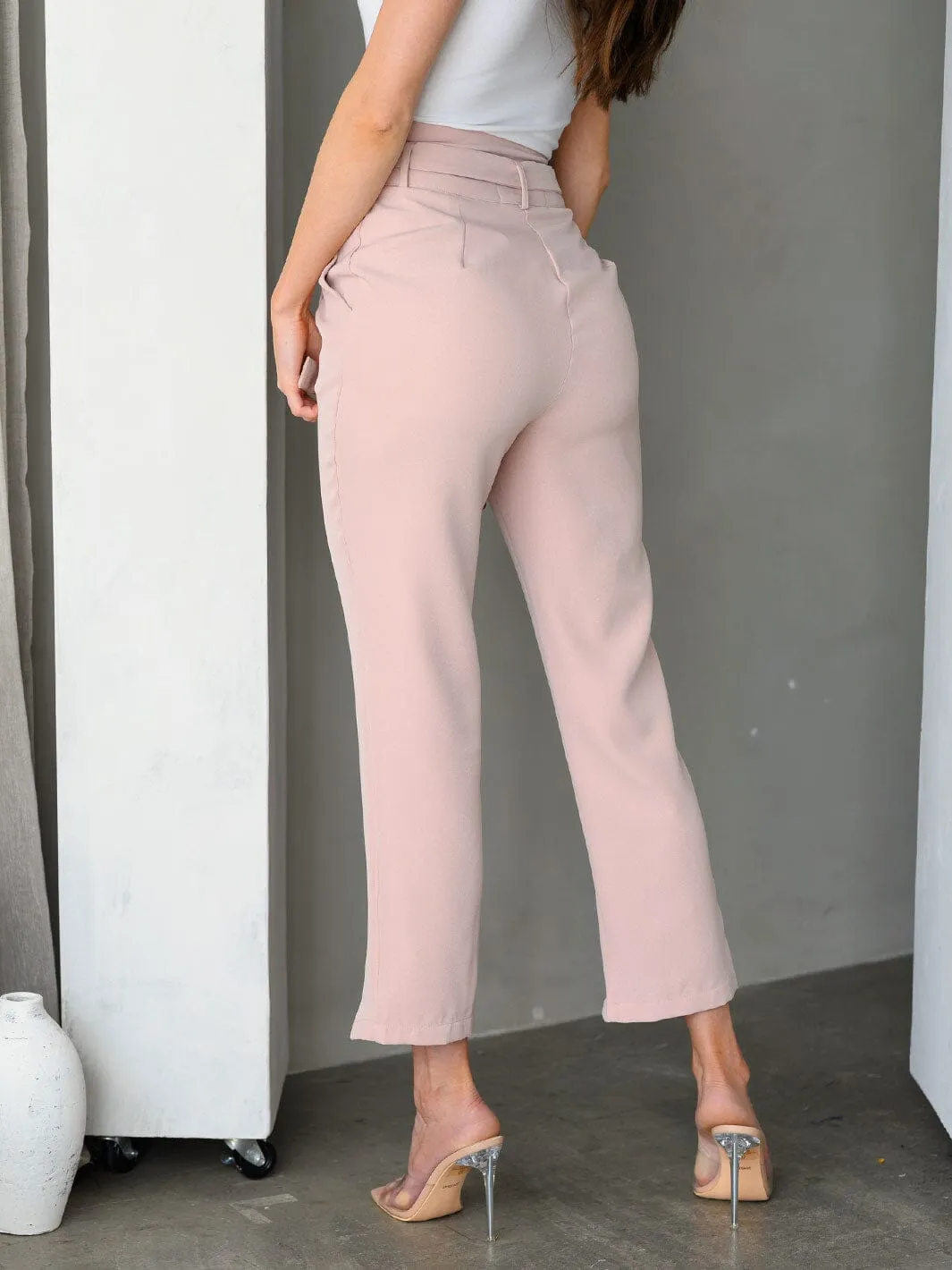 WOMEN'S BELTED POCKETS CROP LEG PANTS