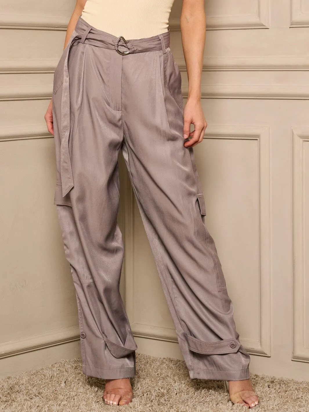 WOMEN'S BUTTON CLOSURE BELTED CARGO POCKETS WIDE LEG PANTS