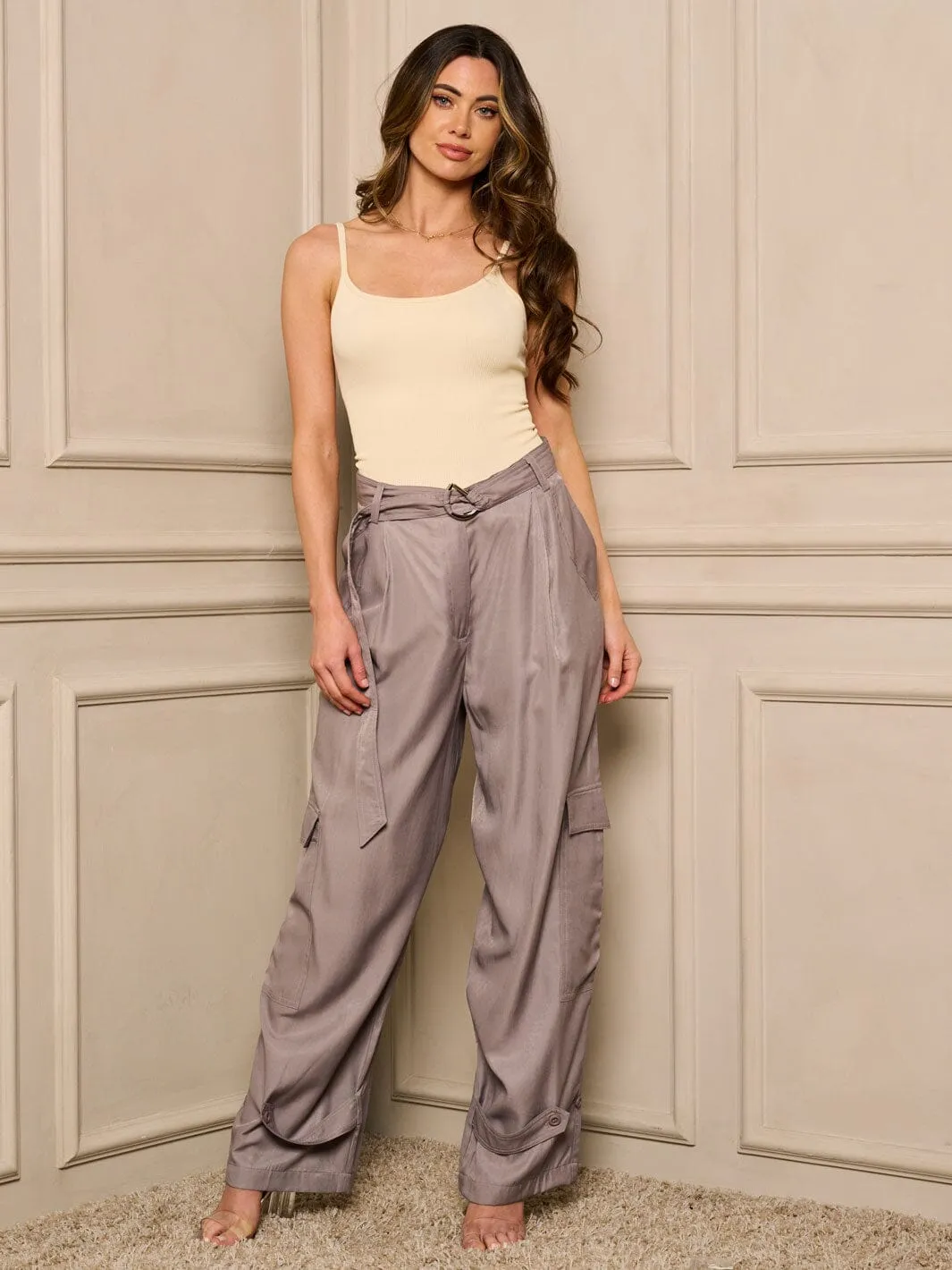 WOMEN'S BUTTON CLOSURE BELTED CARGO POCKETS WIDE LEG PANTS