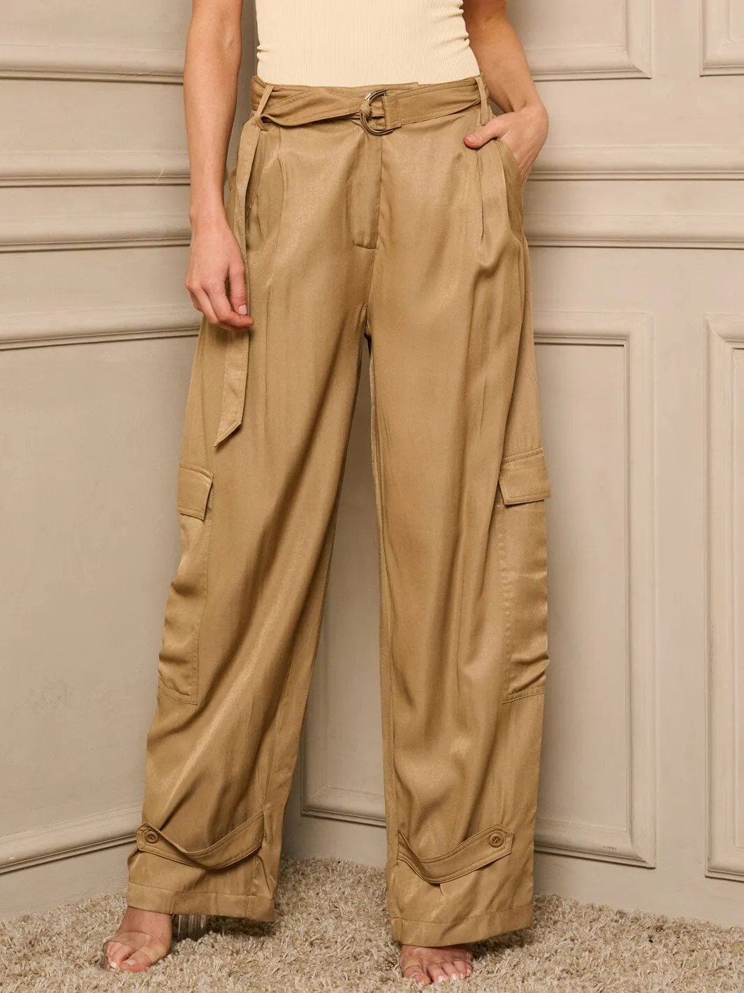 WOMEN'S BUTTON CLOSURE BELTED CARGO POCKETS WIDE LEG PANTS