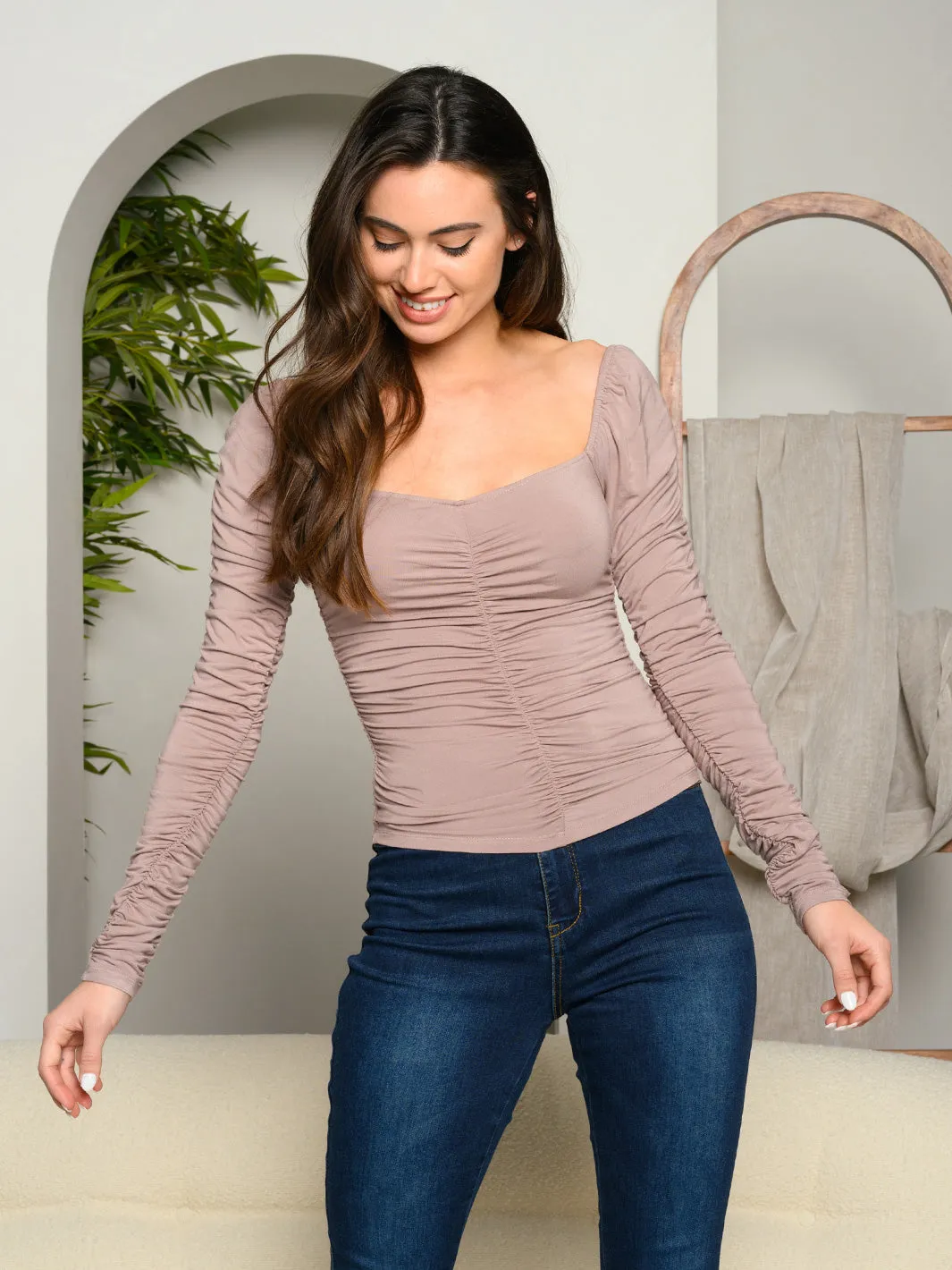 WOMEN'S LONG SLEEVE RUCHED TOP