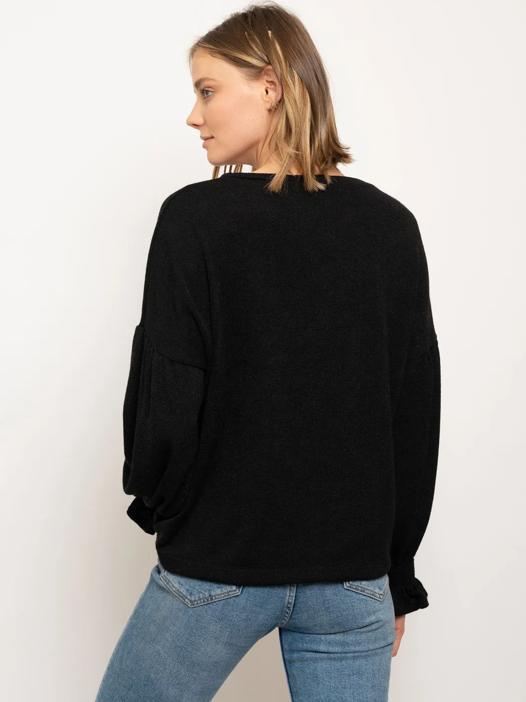 WOMEN'S RUCHED LONG SLEEVE TOP