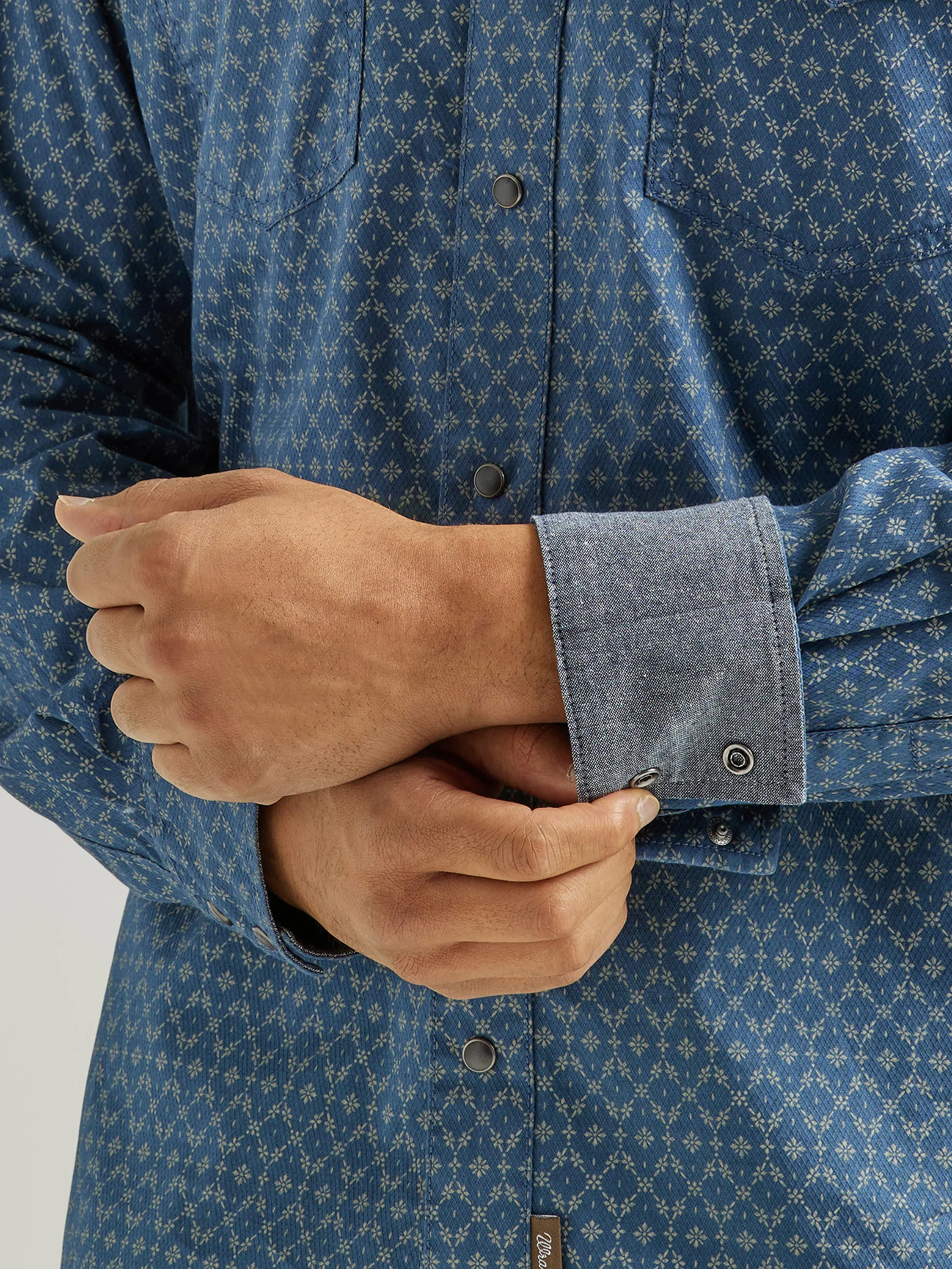 Wrangler Men's Retro Premium Modern Fit Snap Shirt